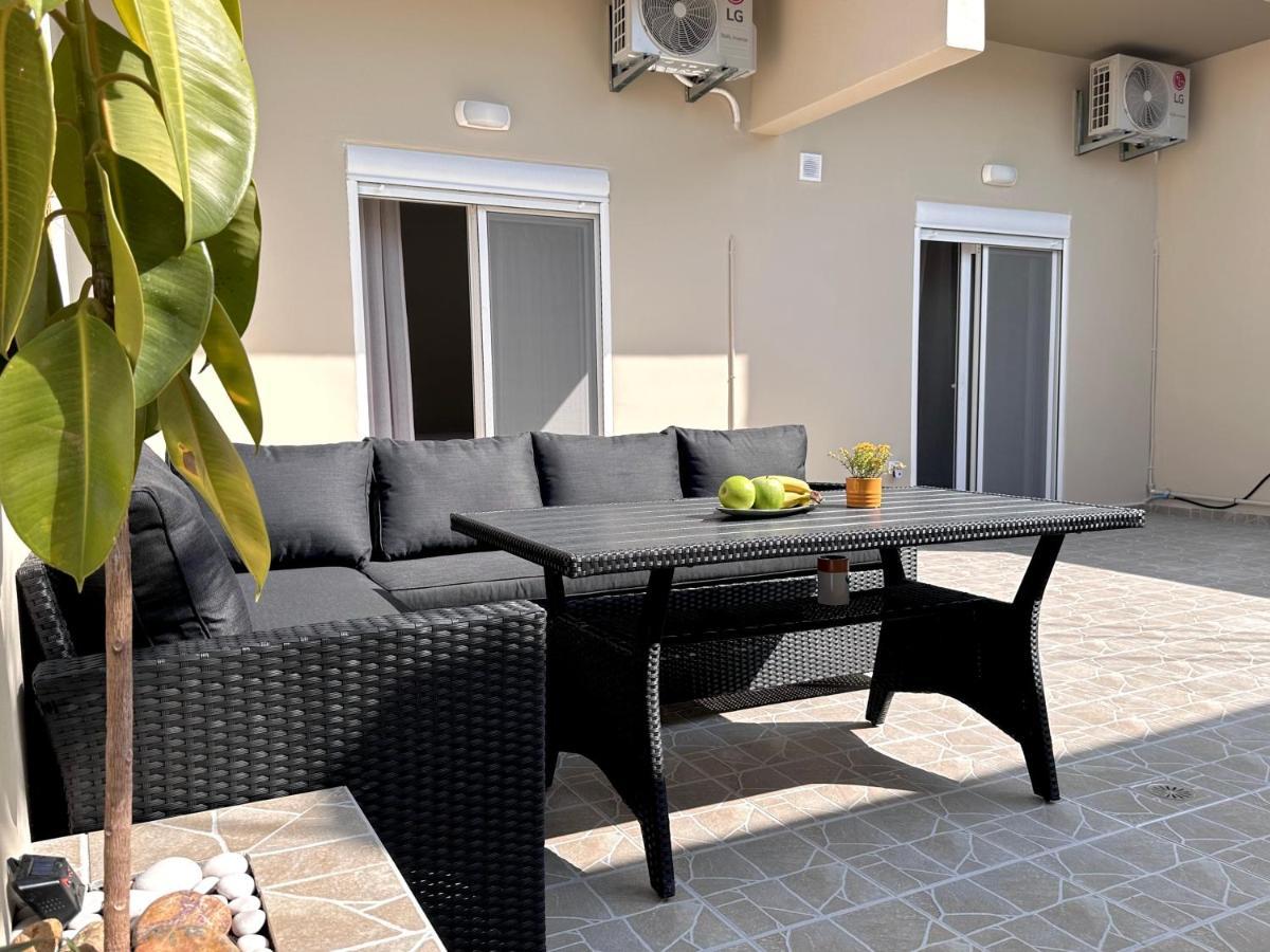 Seaside Deluxe Apartment Ialysos  Buitenkant foto