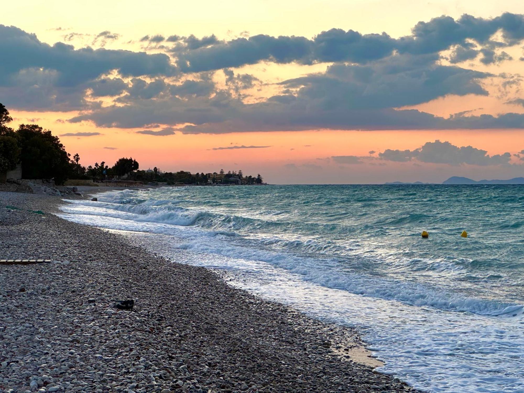Seaside Deluxe Apartment Ialysos  Buitenkant foto